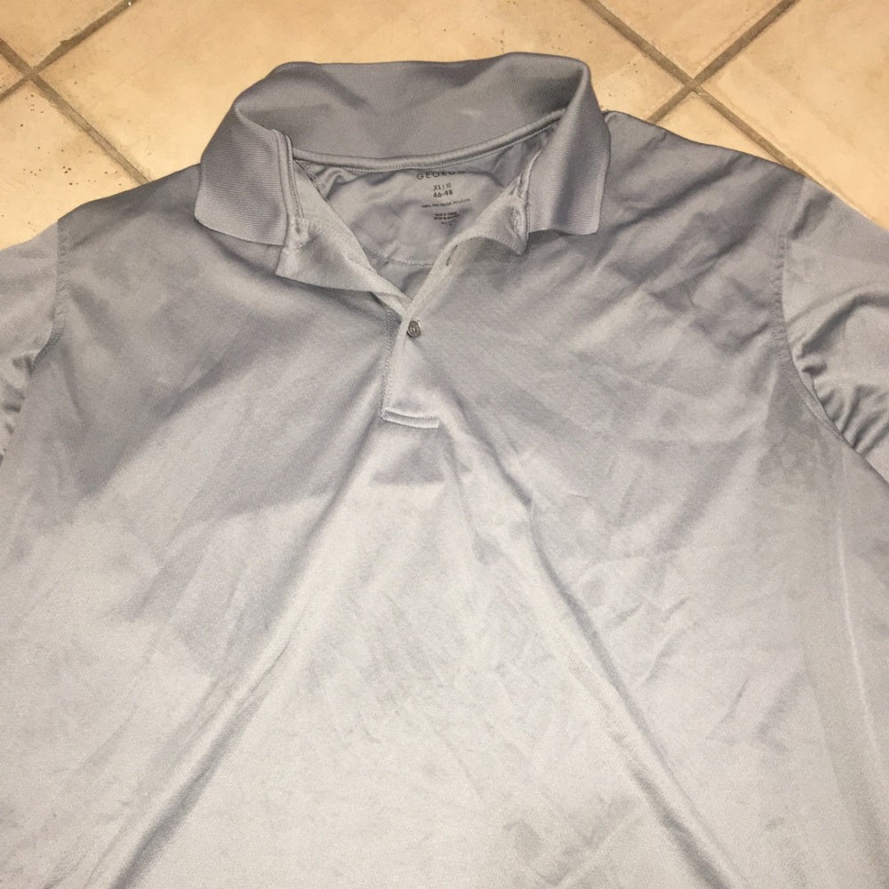 A short sleeved collard shirt